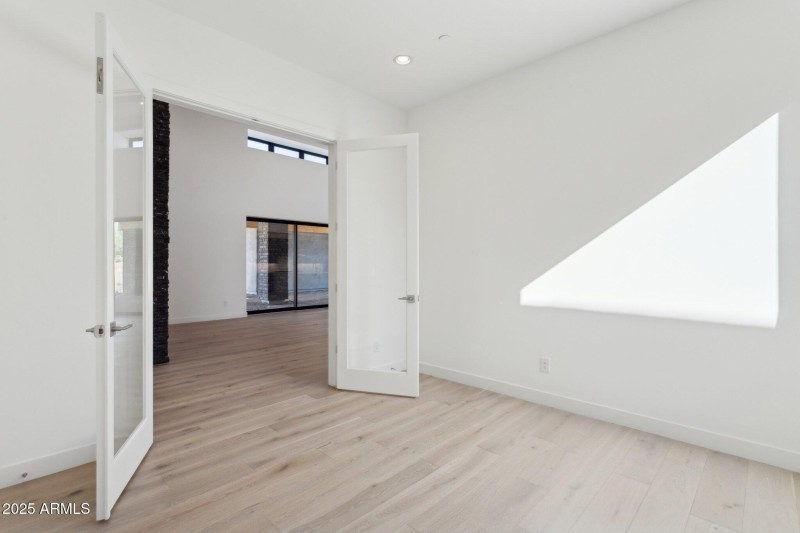 20-web-or-mls-35097-n-83rd-pl