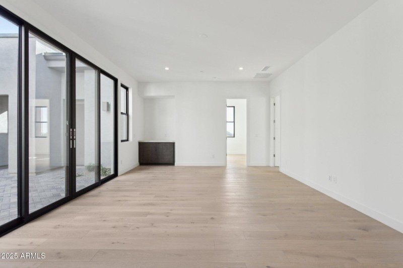 34-web-or-mls-35097-n-83rd-pl