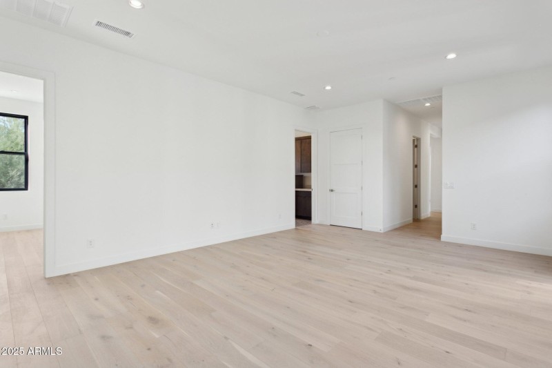 36-web-or-mls-35097-n-83rd-pl