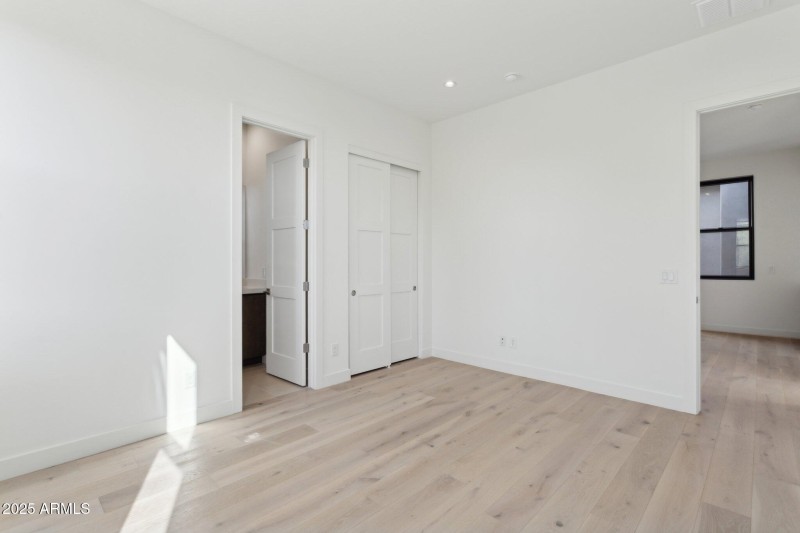 38-web-or-mls-35097-n-83rd-pl