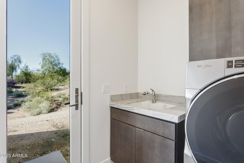 47-web-or-mls-35097-n-83rd-pl