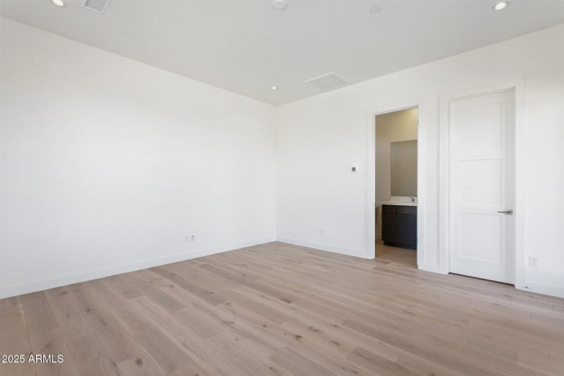 59-web-or-mls-35097-n-83rd-pl