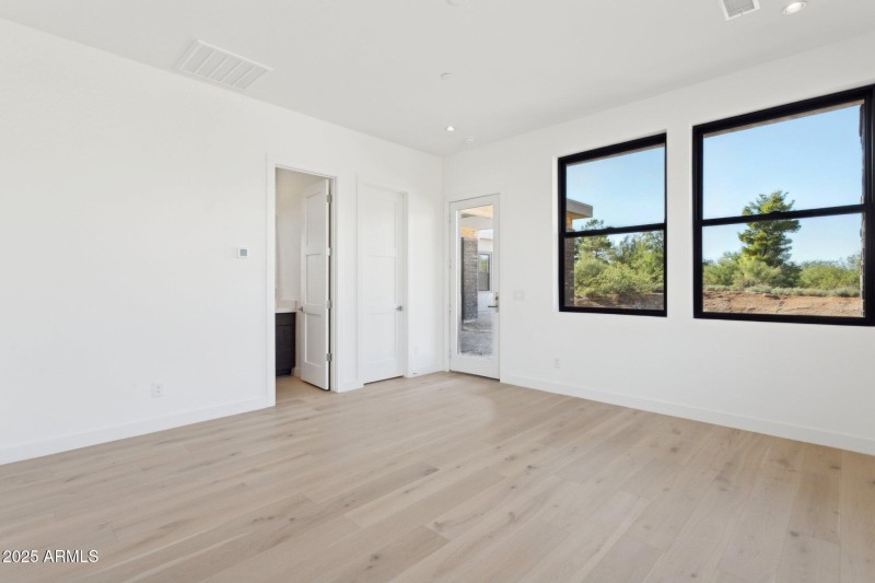 60-web-or-mls-35097-n-83rd-pl