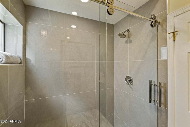 Downstairs full bathroom