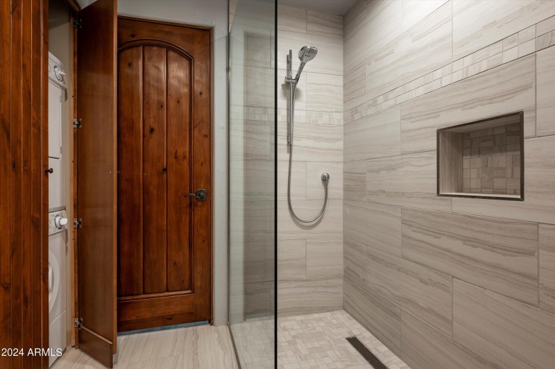 Casita Shower and Laundry