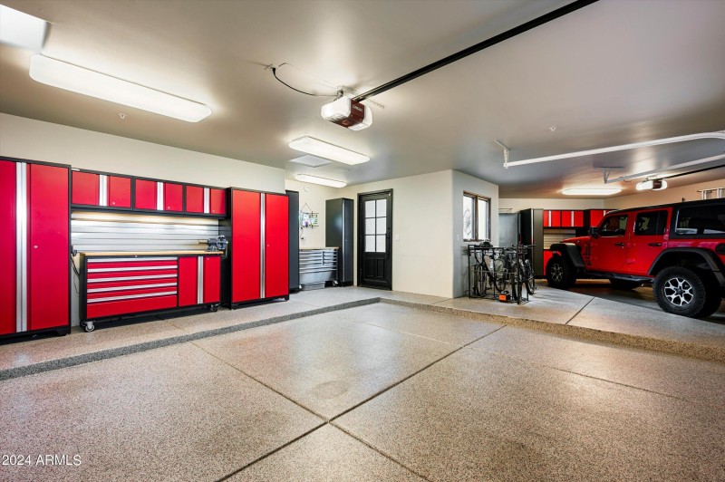 Car Enthusiast's Garage