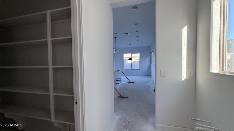 010 - Butlers Pantry