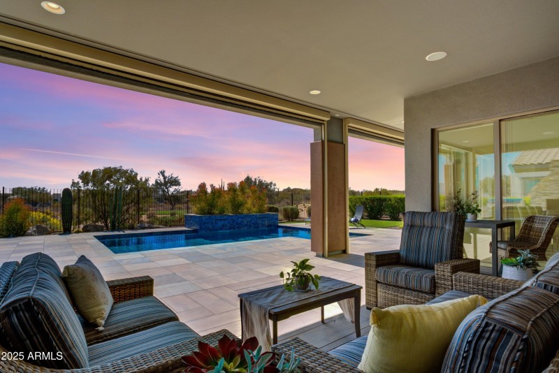 042_038_Patio to Poll