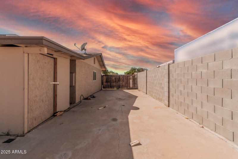 2nd RV Gate with Concrete!!