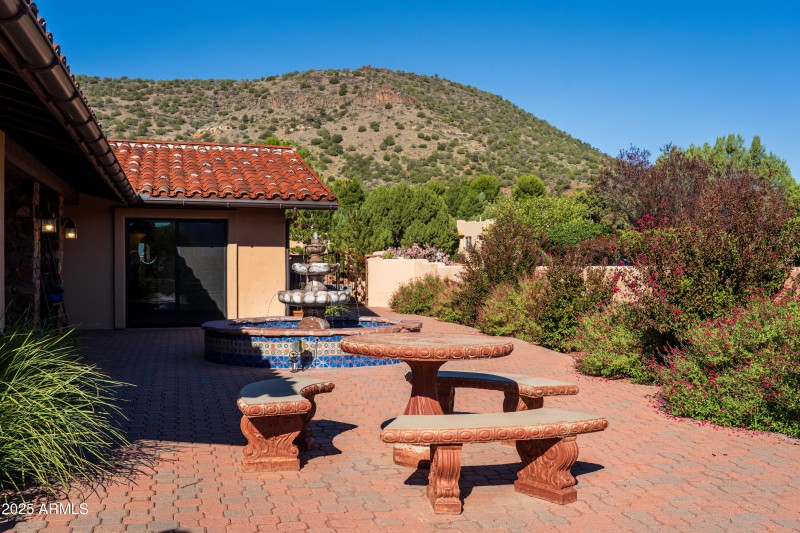 JL_105ViaDelViento-exteriors-05