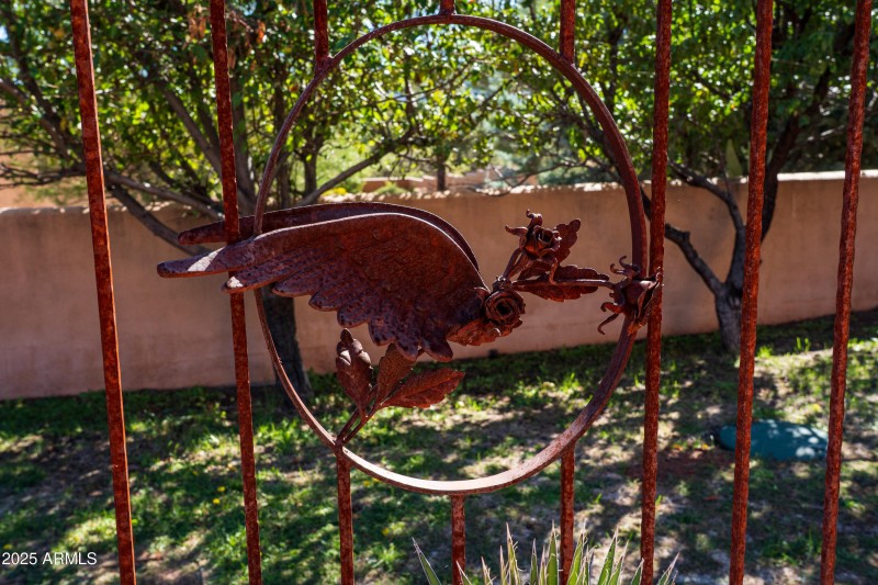 JL_105ViaDelViento-exteriors-12