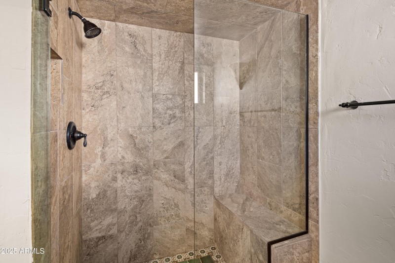 JL_105ViaDelViento-interiors-Bedrooms-06