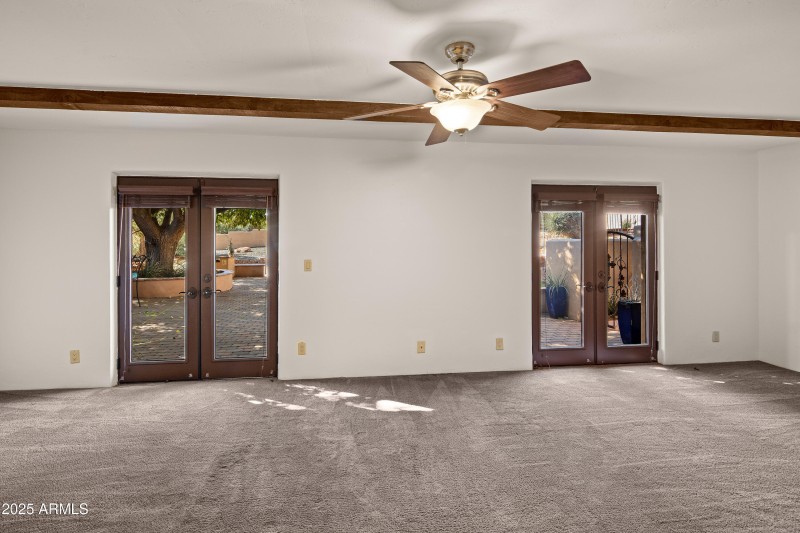 JL_105ViaDelViento-interiors-Bedrooms-07