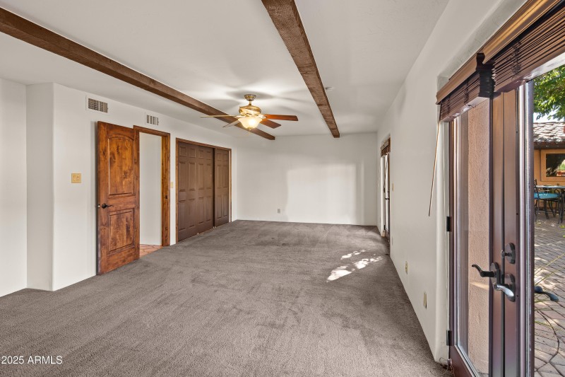 JL_105ViaDelViento-interiors-Bedrooms-09