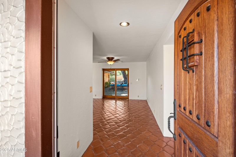 JL_105ViaDelViento-interiors-CommonAreas