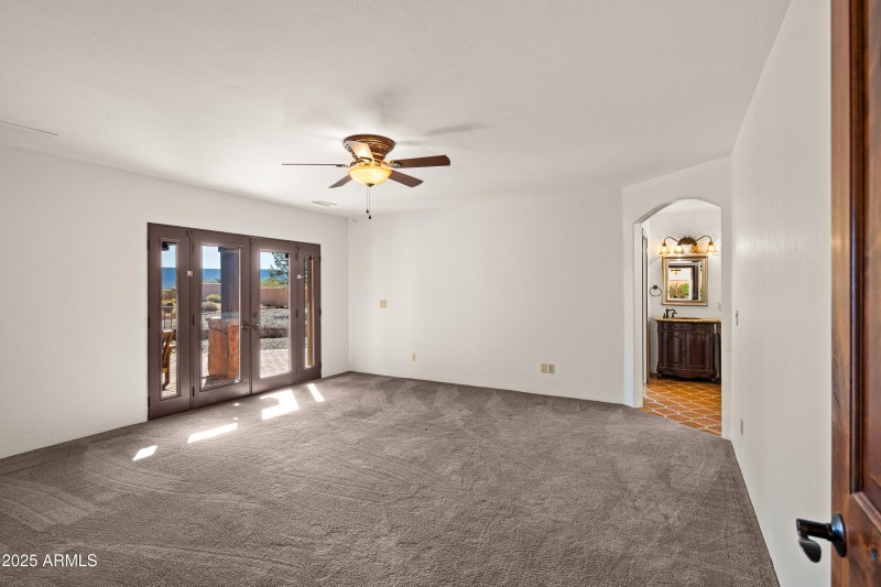 JL_105ViaDelViento-interiors-PrimarySuit