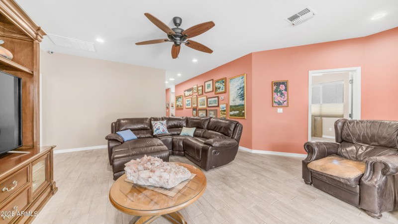 5809 E Leland St (13)