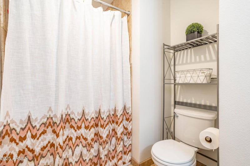 003 primary bathroom 02