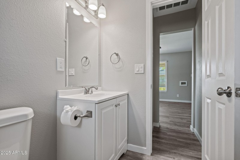 07-1940-bathroom