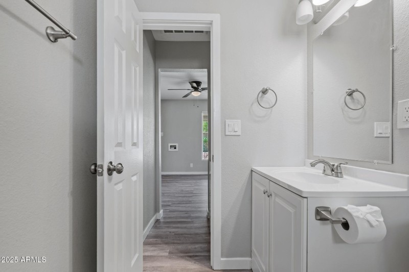 06-1940.5-bathroom