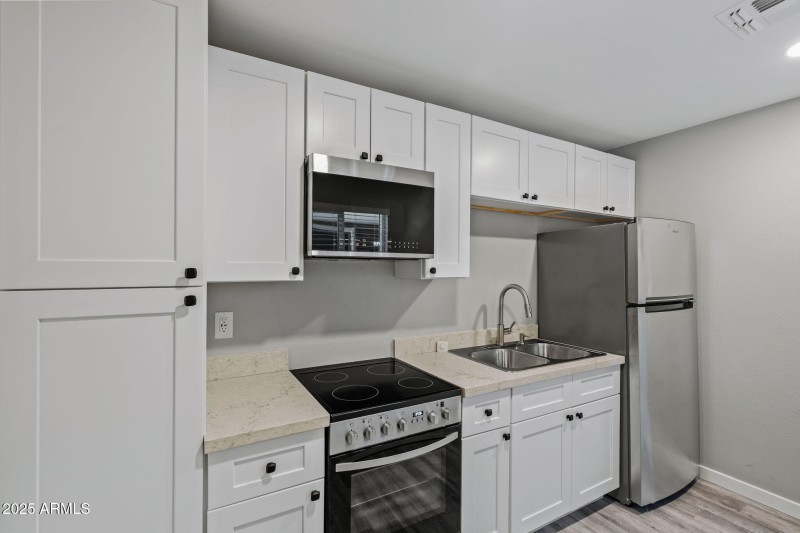 08-1940.5-kitchen
