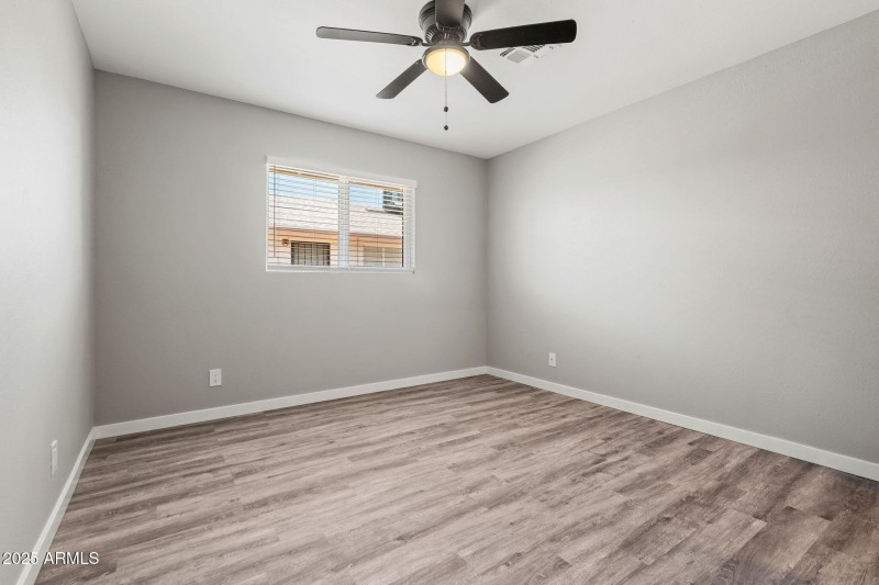 09-1940.5-bedroom