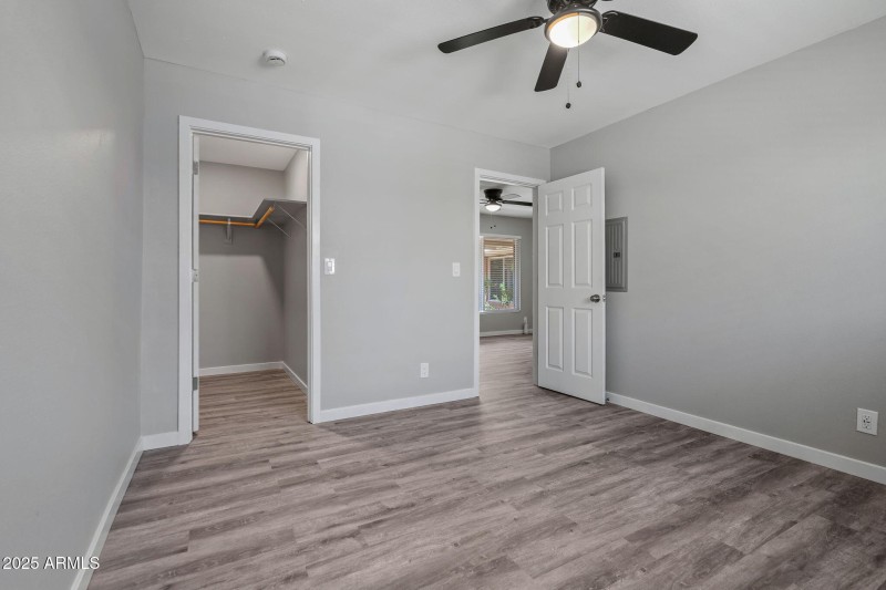 10-1940.5-bedroom