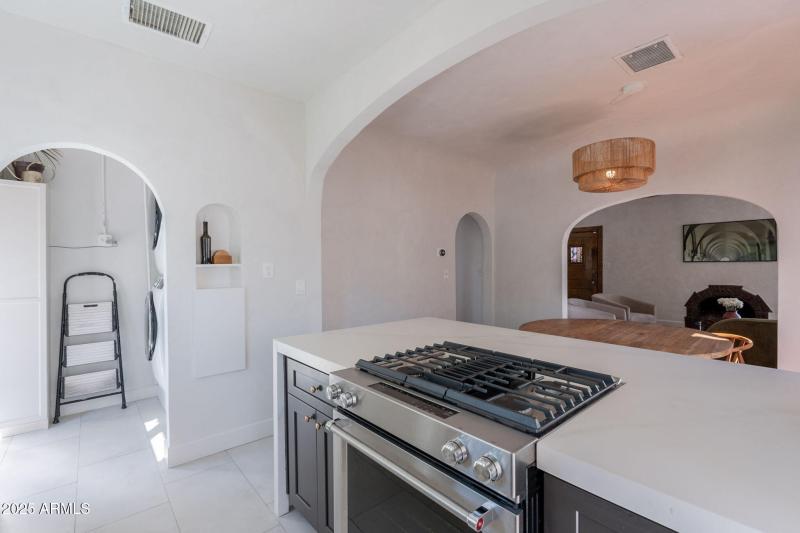 7-web-or-mls-Latham-7