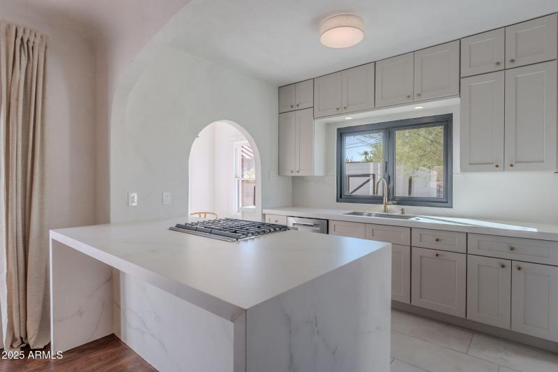 9-web-or-mls-Latham-9