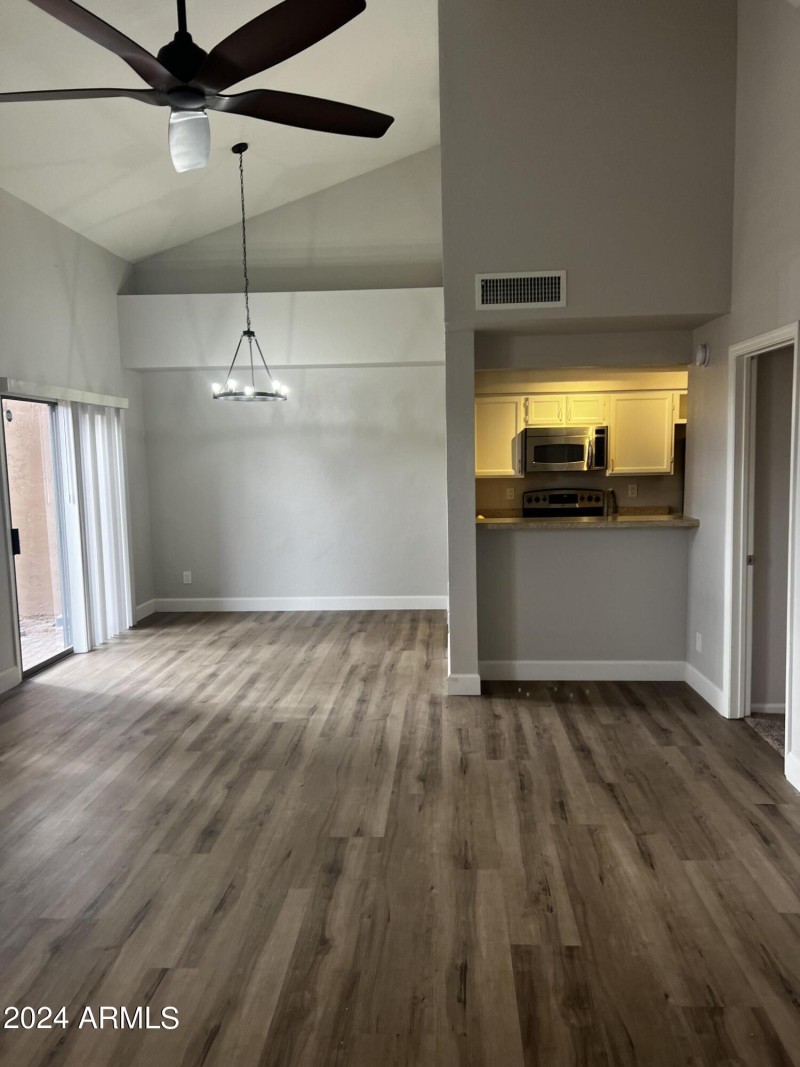 Greatroom/dining area