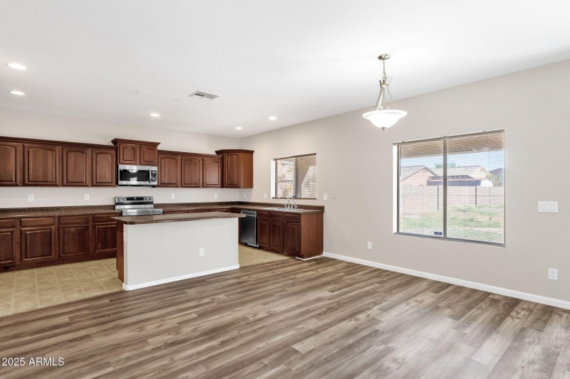 18-web-or-mls-43003-w-magnolia-rd