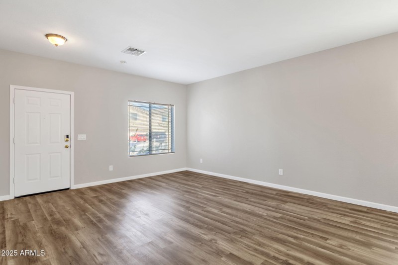 7-web-or-mls-43003-w-magnolia-rd