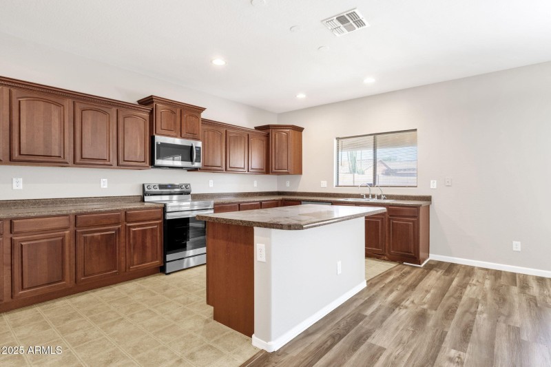 12-web-or-mls-43003-w-magnolia-rd