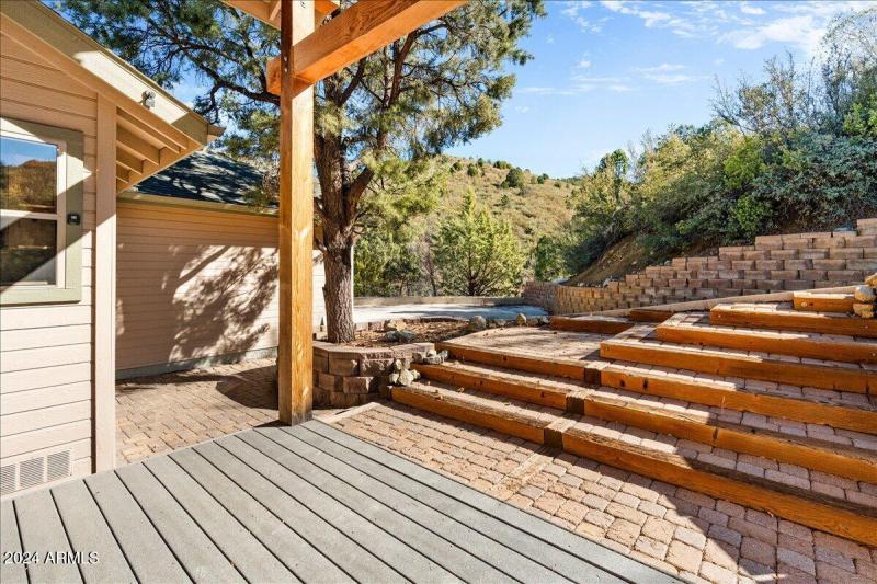 05-Front Patio and Driveway