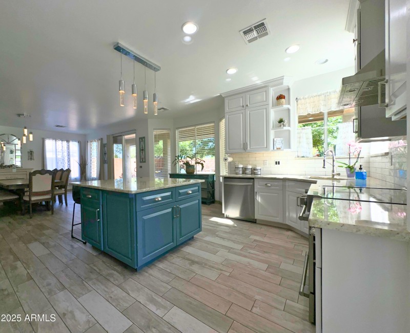 12) 63497-68dee1550b184