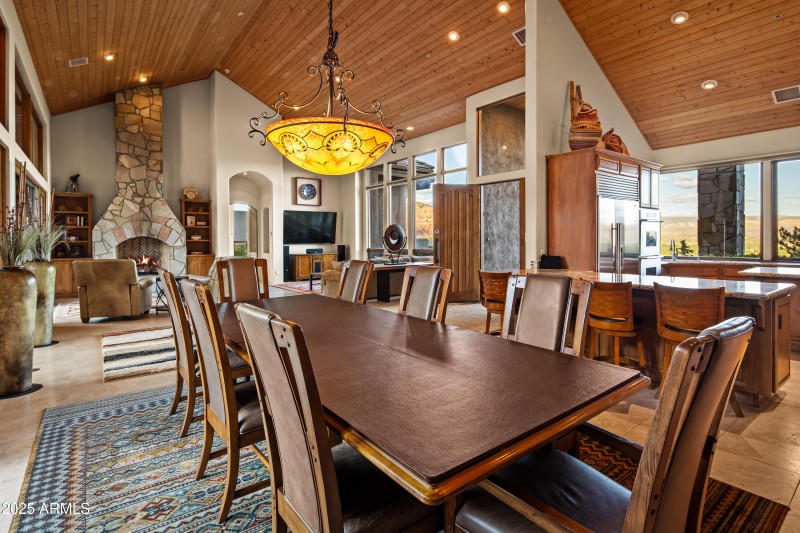 JL_220CrystalSkyDr-interiors-CommonAreas