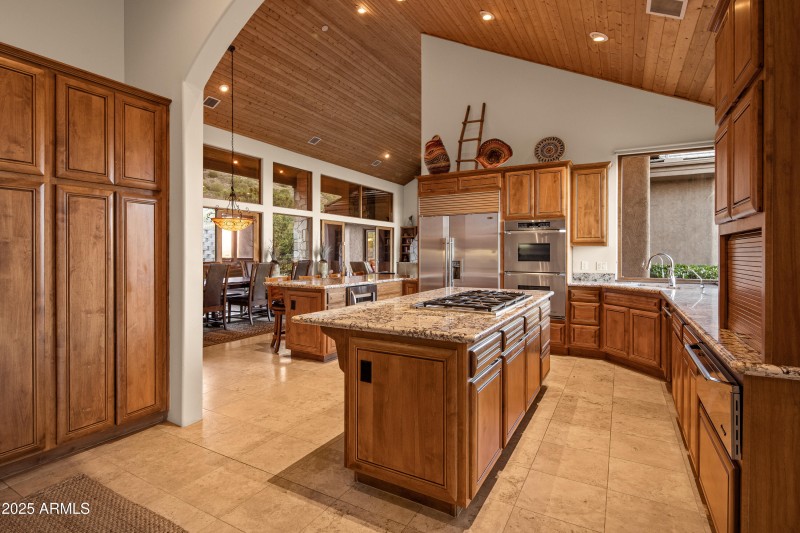 JL_220CrystalSkyDr-interiors-CommonAreas