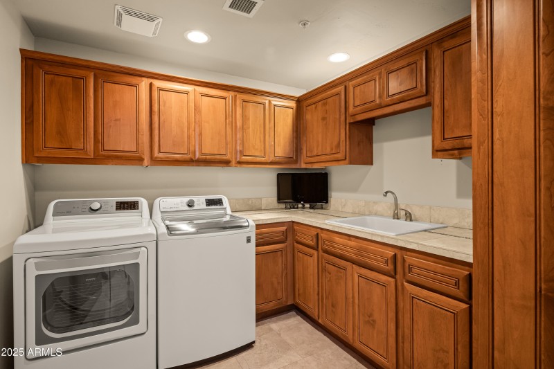 JL_220CrystalSkyDr-interiors-CommonAreas