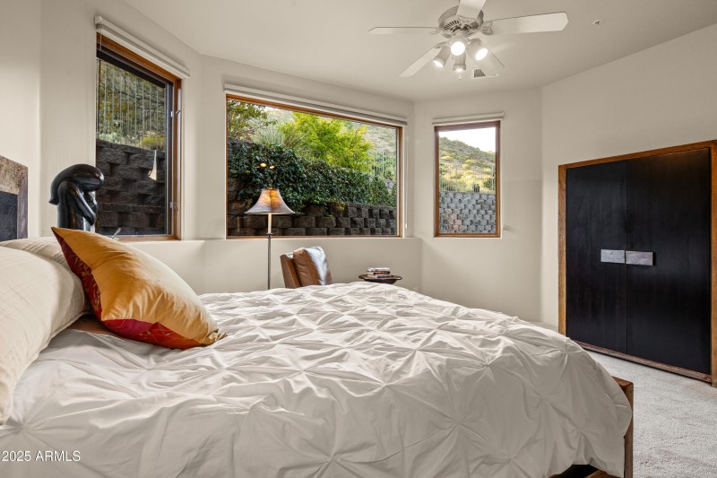 JL_220CrystalSkyDr-interiors-Bedrooms-05