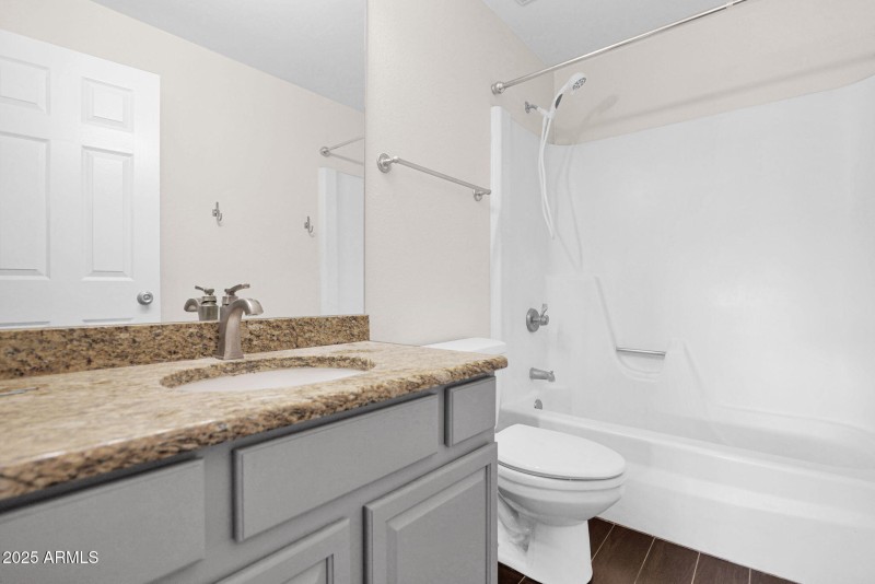 23-web-or-mls-P1303908