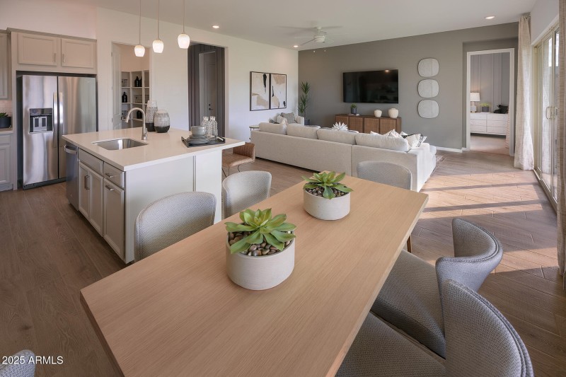 PHX_Pinnacle STH_Lagoon Dining To Living