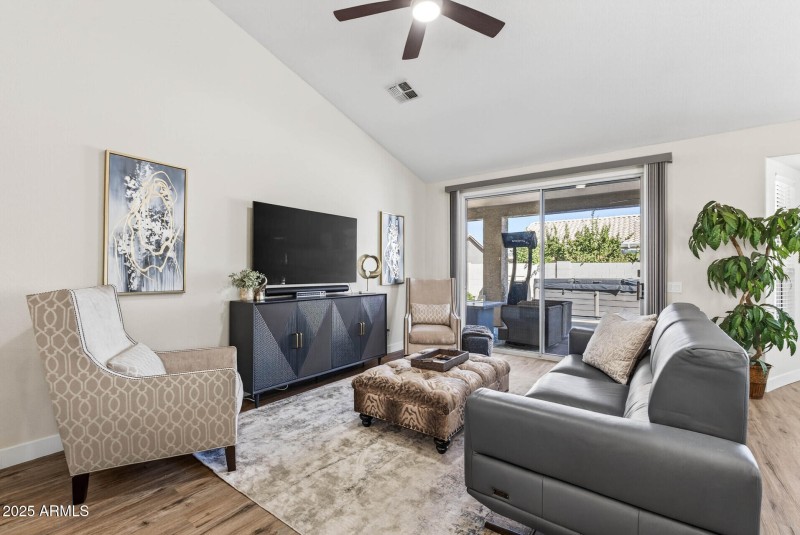 19_25031_S_Desert_Trail19_mls