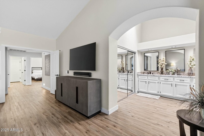 36_25031_S_Desert_Trail36_mls