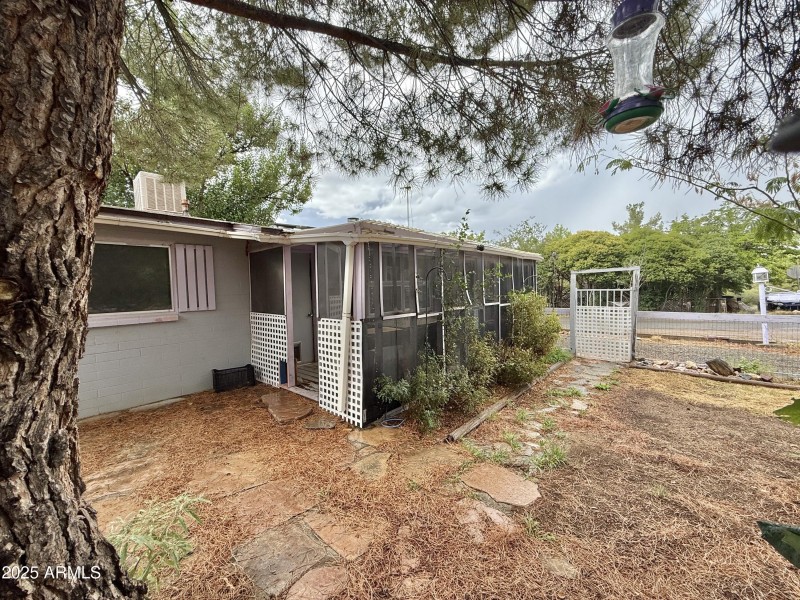 10-Front Covered porch
