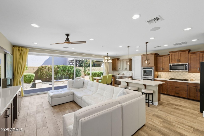 9-web-or-mls-9743 E Kinetic Dr, Mesa 1-1