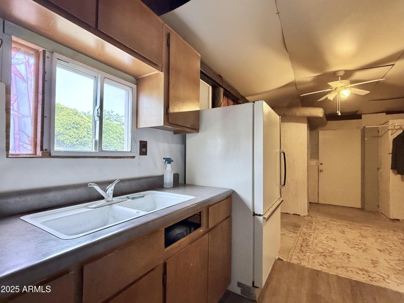 28-Apt Kitchen - Sink