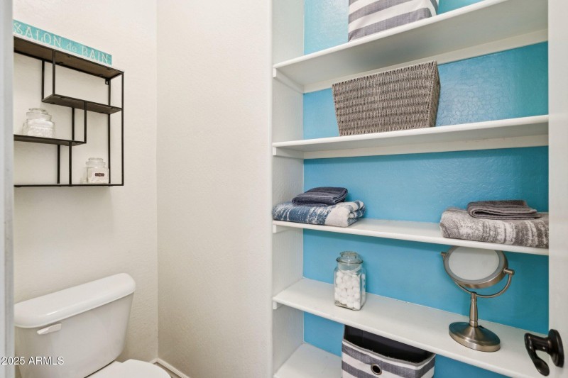 27-web-or-mls-S Stuart Ave-S0710-027