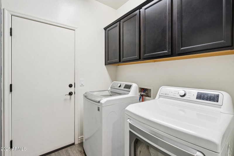 30-web-or-mls-S Stuart Ave-S0710-030