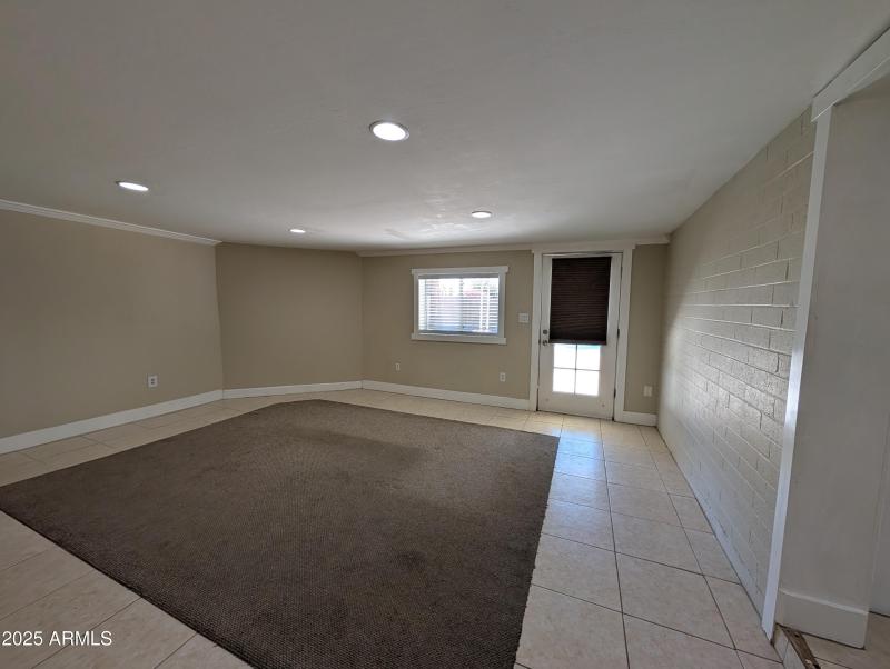 PXL_20251006_215300209