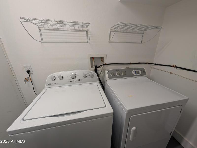 PXL_20251006_215313137